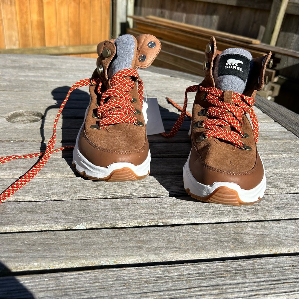 SOREL Kinetic Breakthru waterproof Boots Size 7 - Picture 7 of 15